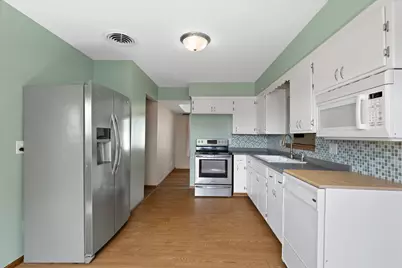 237 N 113th St, Wauwatosa, WI 53226 - Photo 11