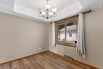 237 N 113th St, Wauwatosa, WI 53226 - Photo 7