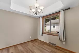 237 N 113th St, Wauwatosa, WI 53226 - Photo 7