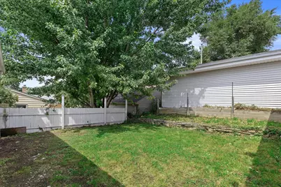 237 N 113th St, Wauwatosa, WI 53226 - Photo 27