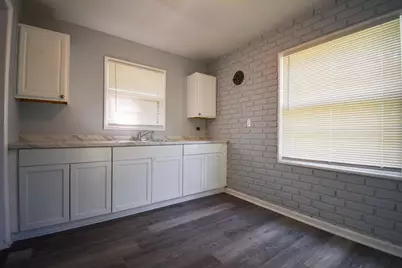 5625 N 57th St, Milwaukee, WI 53218 - Photo 5