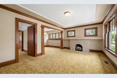 4070 N 16th St, Milwaukee, WI 53209 - Photo 5
