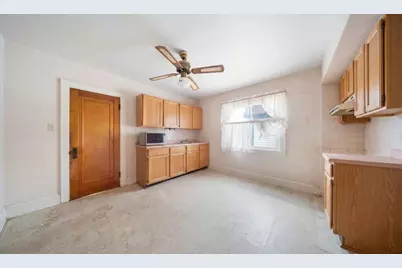 4070 N 16th St, Milwaukee, WI 53209 - Photo 13