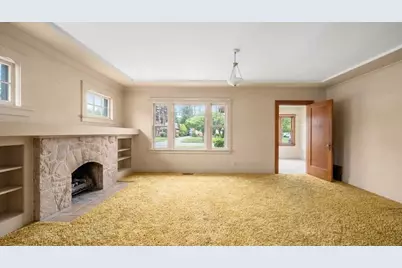 4070 N 16th St, Milwaukee, WI 53209 - Photo 9