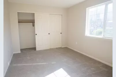 4887  Easy St #16, Delafield, WI 53029 - Photo 9