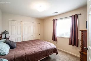 4887 Easy St, Delafield, WI 53029 - Photo 7