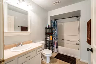 4887 Easy St, Delafield, WI 53029 - Photo 9