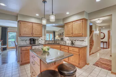 13865 W Linfield Dr, New Berlin, WI 53151 - Photo 9