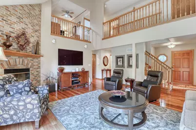 13865 W Linfield Dr, New Berlin, WI 53151 - Photo 3