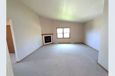1109  Firethorn Dr #1, West Bend, WI 53090 - Photo 9