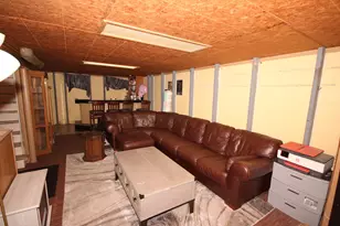 9000 W Custer Ave, Milwaukee, WI 53225 - Photo 17