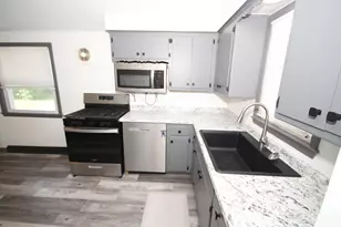 9000 W Custer Ave, Milwaukee, WI 53225 - Photo 7