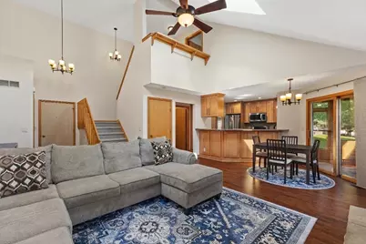 W232N6140  Teakwood Ct, Sussex, WI 53089 - Photo 5