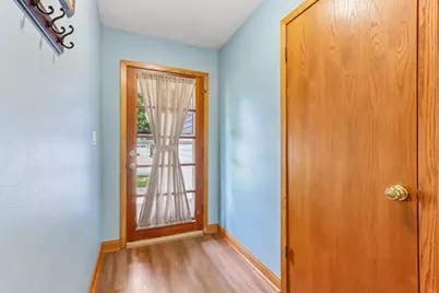 2729  Brighton Dr, Waukesha, WI 53188 - Photo 5