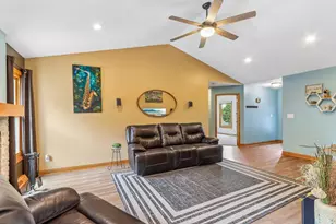 2729 Brighton Dr, Waukesha, WI 53188 - Photo 7