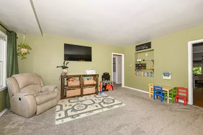 633 N Hine Ave, Waukesha, WI 53188 - Photo 5