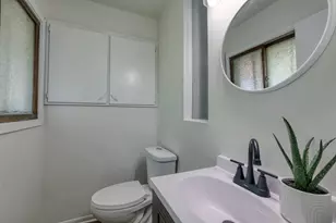 9006 W Cheyenne Ct, Milwaukee, WI 53224 - Photo 17