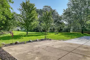 9006 W Cheyenne Ct, Milwaukee, WI 53224 - Photo 21