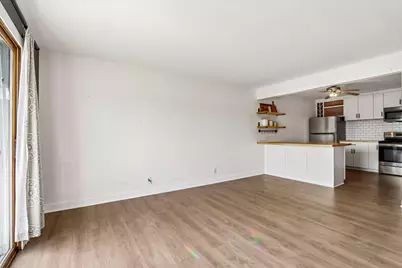 10354 W Parkwood Dr, Franklin, WI 53132 - Photo 5