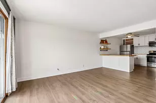 10354 W Parkwood Dr, Franklin, WI 53132 - Photo 5