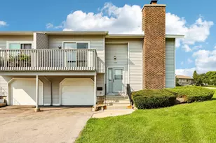 10354 W Parkwood Dr, Franklin, WI 53132 - Photo 1