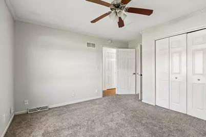 10354 W Parkwood Dr, Franklin, WI 53132 - Photo 13