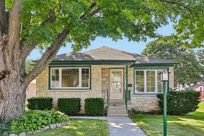 5555 N Mohawk Ave, Glendale, WI 53217 - Photo 1