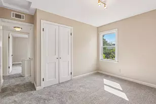 5555 N Mohawk Ave, Glendale, WI 53217 - Photo 17