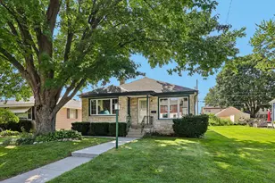 5555 N Mohawk Ave, Glendale, WI 53217 - Photo 23