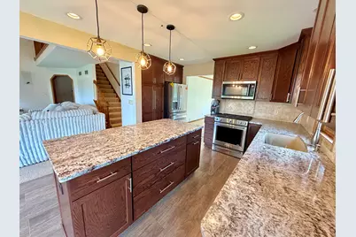 W146N10907  Heritage Pkwy, Germantown, WI 53022 - Photo 11