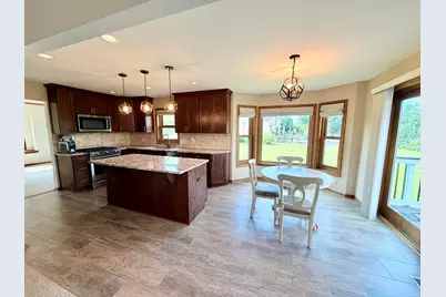 W146N10907  Heritage Pkwy, Germantown, WI 53022 - Photo 7