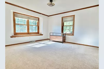 W146N10907  Heritage Pkwy, Germantown, WI 53022 - Photo 5