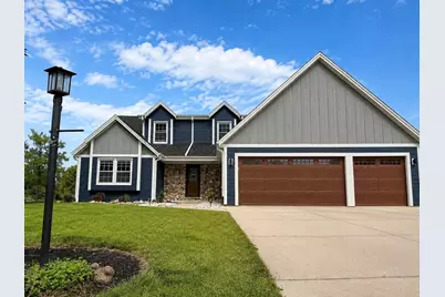 W146N10907  Heritage Pkwy, Germantown, WI 53022 - Photo 1