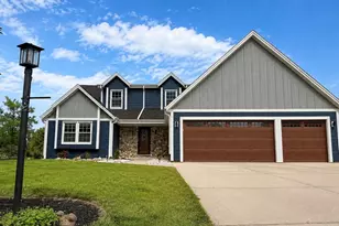 W146N10907 Heritage Pkwy, Germantown, WI 53022 - Photo 1