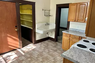1822 E Thomas Ave, Milwaukee, WI 53211 - Photo 15