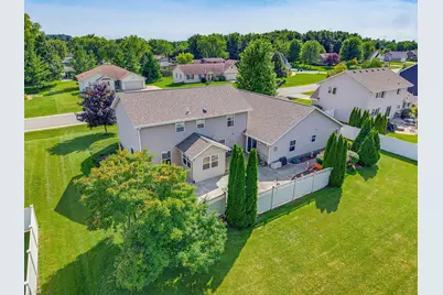 5730  Eagle Point Dr, Racine, WI 53406 - Photo 45