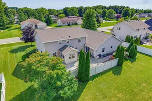 5730 Eagle Point Dr, Racine, WI 53406 - Photo 45
