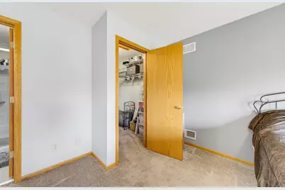 5730  Eagle Point Dr, Racine, WI 53406 - Photo 29