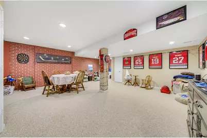 5730  Eagle Point Dr, Racine, WI 53406 - Photo 37