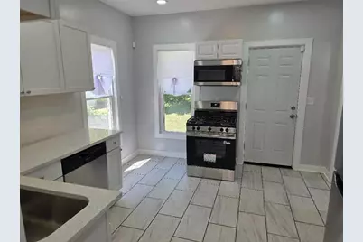 928  Wilson St, Racine, WI 53404 - Photo 9