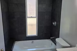 928 Wilson St, Racine, WI 53404 - Photo 11