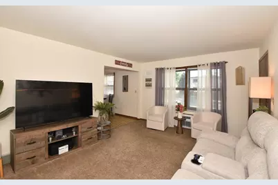 4276 S 14th St, Milwaukee, WI 53221 - Photo 11