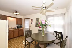 4276 S 14th St, Milwaukee, WI 53221 - Photo 13