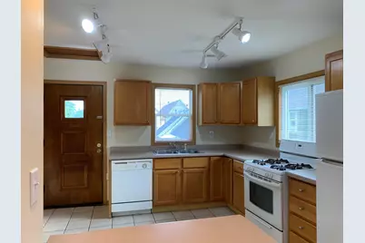 915 W National Ave, Milwaukee, WI 53204 - Photo 3