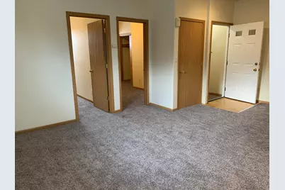 915 W National Ave, Milwaukee, WI 53204 - Photo 9
