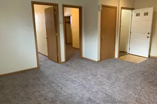 915 W National Ave, Milwaukee, WI 53204 - Photo 9