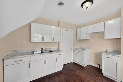 2420 N 35th St, Milwaukee, WI 53210 - Photo 7