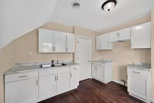 2420 N 35th St, Milwaukee, WI 53210 - Photo 7