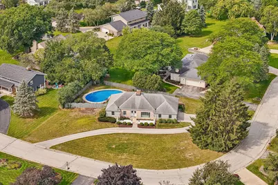 2135  Michelle Dr, Brookfield, WI 53045 - Photo 5