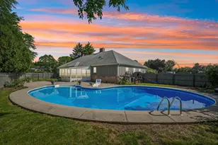 2135 Michelle Dr, Brookfield, WI 53045 - Photo 3